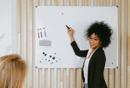 選擇萌萌客網絡科技電商客服外包公司有哪些優勢