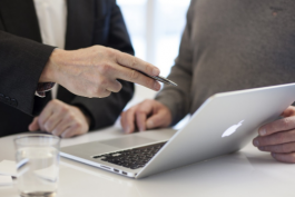 需要謹慎選擇京東客服外包