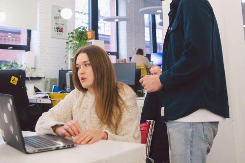 企業選擇外包客服服務的原因是什么