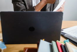 為什么快遞行業(yè)選擇客服外包